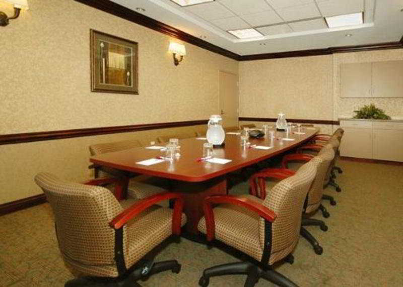 Holiday Inn Express And Suites Springfield Medical District By Ihg Business photo